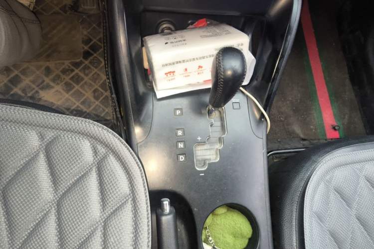 Used Hyundai ix35 2012 2.0L Automatic Two-Wheel Drive Elite Edition GLS Gear Lever