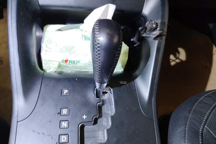 Used Hyundai ix35 2012 2.0L Automatic Two-Wheel Drive Elite Edition GLS Gear Lever