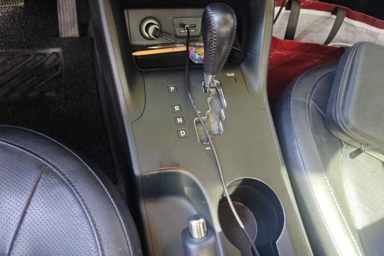 Used Hyundai ix35 2012 2.0L Automatic Two-Wheel Drive Elite Edition GLS Gear Lever