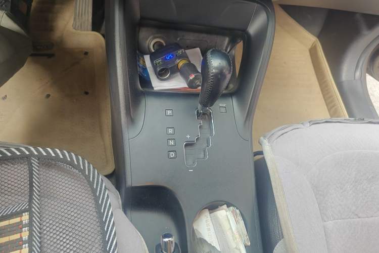 Used Hyundai ix35 2012 2.0L Automatic Two-Wheel Drive Elite Edition GLS Gear Lever