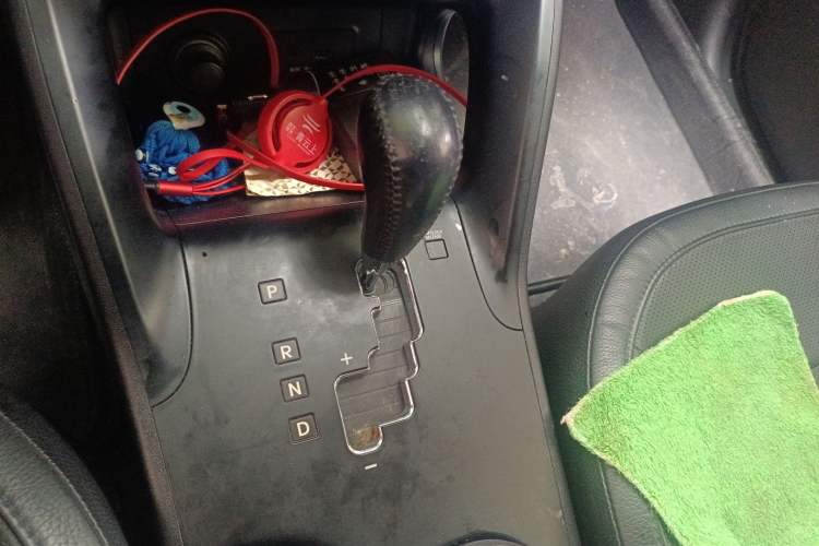 Used Hyundai ix35 2012 2.0L Automatic Two-Wheel Drive Elite Edition GLS Gear Lever