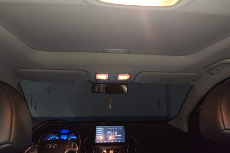 Used Hyundai ix35 2012 2.0L Automatic Two-Wheel Drive Elite Edition GLS Headliner