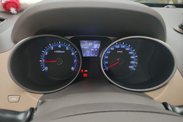 Used Hyundai ix35 2012 2.0L Automatic Two-Wheel Drive Elite Edition GLS Instrument Cluster