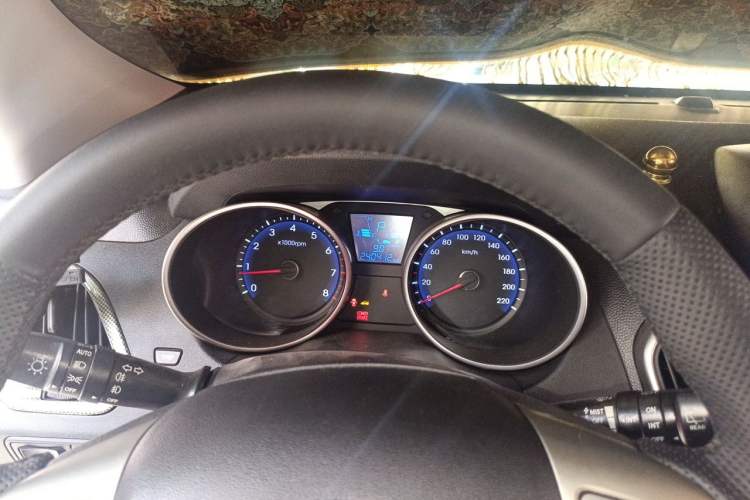 Used Hyundai ix35 2012 2.0L Automatic Two-Wheel Drive Elite Edition GLS Instrument Cluster
