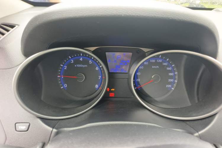 Used Hyundai ix35 2012 2.0L Automatic Two-Wheel Drive Elite Edition GLS Instrument Cluster