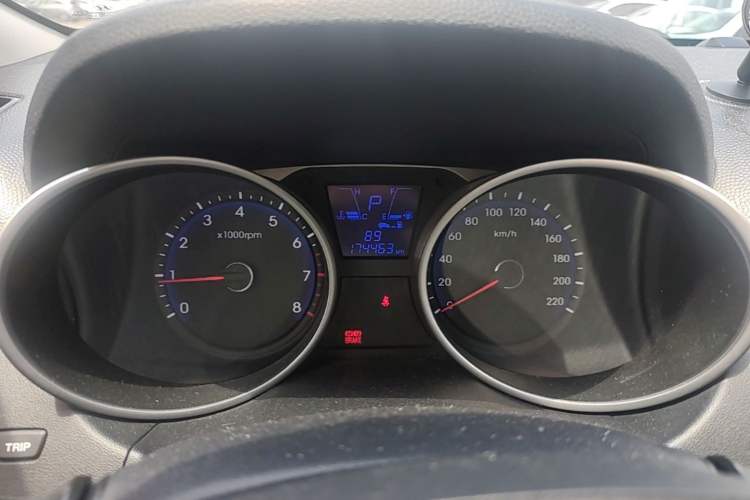 Used Hyundai ix35 2012 2.0L Automatic Two-Wheel Drive Elite Edition GLS Instrument Cluster