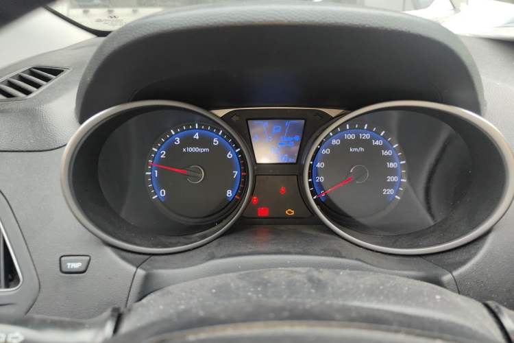 Used Hyundai ix35 2012 2.0L Automatic Two-Wheel Drive Elite Edition GLS Instrument Cluster