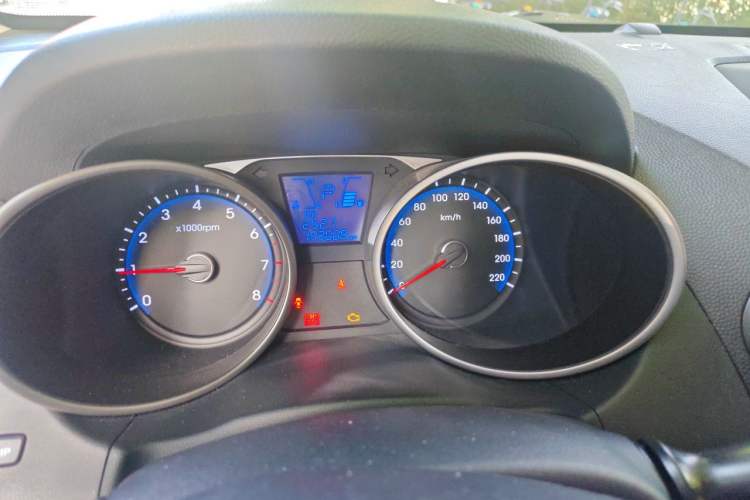 Used Hyundai ix35 2012 2.0L Automatic Two-Wheel Drive Elite Edition GLS Instrument Cluster