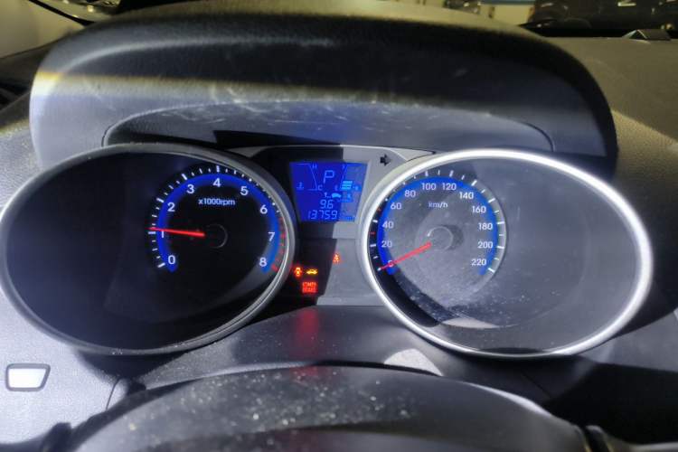 Used Hyundai ix35 2012 2.0L Automatic Two-Wheel Drive Elite Edition GLS Instrument Cluster