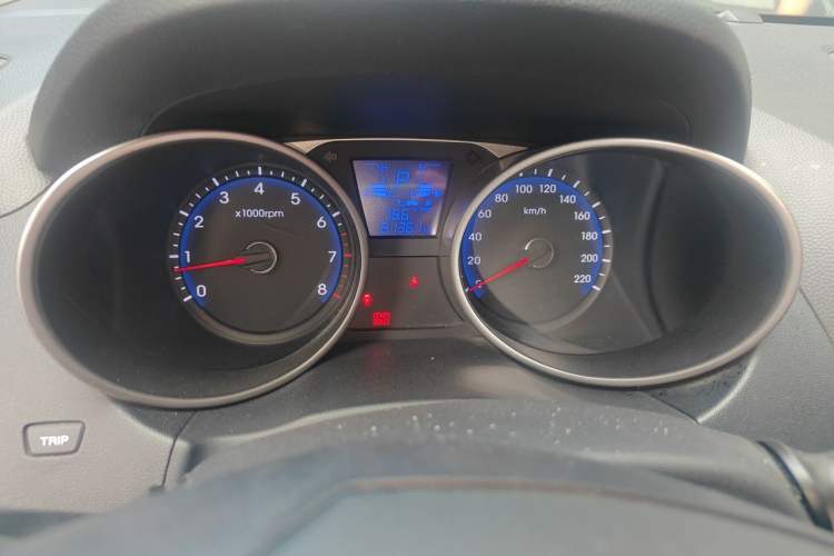 Used Hyundai ix35 2012 2.0L Automatic Two-Wheel Drive Elite Edition GLS Instrument Cluster