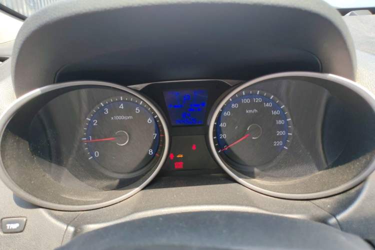 Used Hyundai ix35 2012 2.0L Automatic Two-Wheel Drive Elite Edition GLS Instrument Cluster