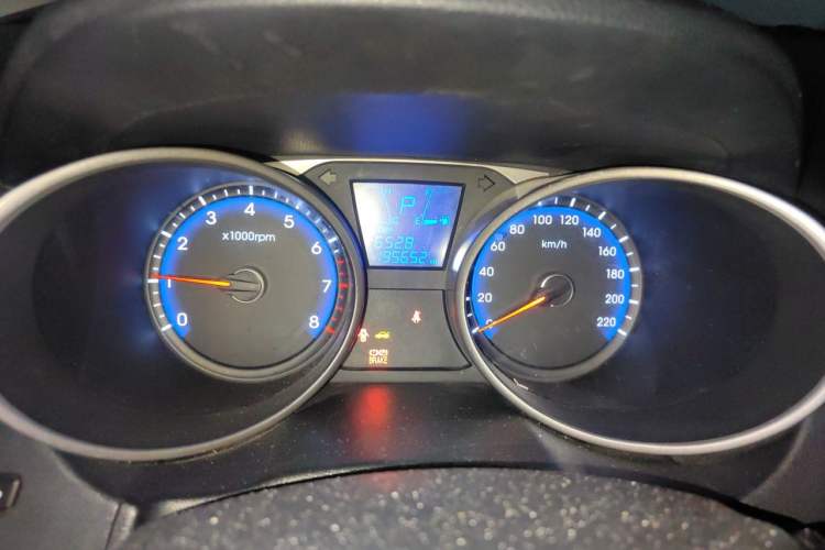 Used Hyundai ix35 2012 2.0L Automatic Two-Wheel Drive Elite Edition GLS Instrument Cluster