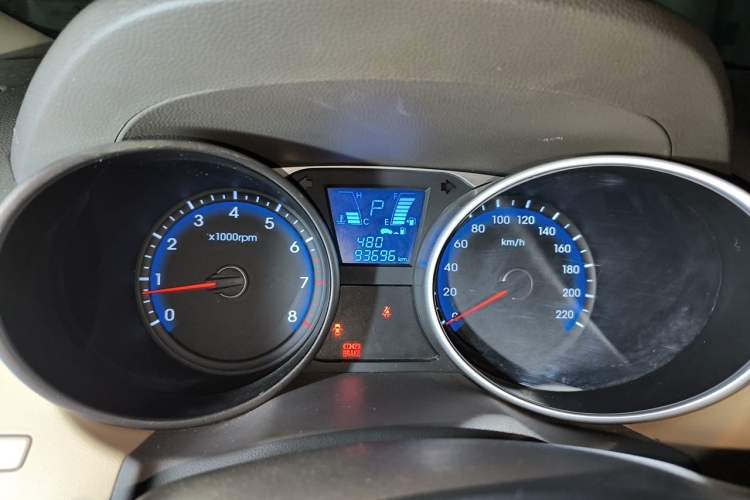 Used Hyundai ix35 2012 2.0L Automatic Two-Wheel Drive Elite Edition GLS Instrument Cluster