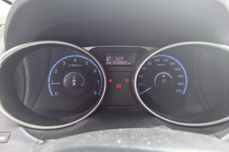 Used Hyundai ix35 2012 2.4L Automatic 4x4 Navigation Edition GLS Instrument Cluster