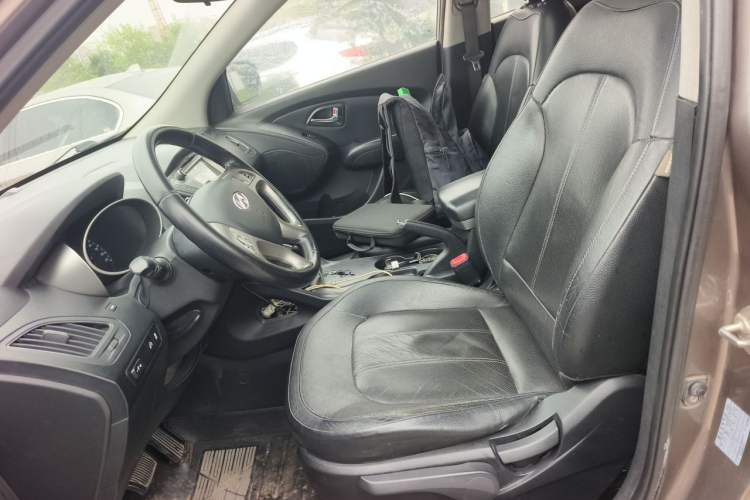 Used Hyundai ix35 2012 2.0L Automatic Two-Wheel Drive Elite Edition GLS Left Front Seat