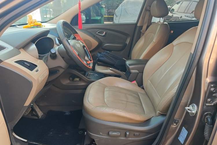 Used Hyundai ix35 2012 2.0L Automatic Two-Wheel Drive Elite Edition GLS Left Front Seat