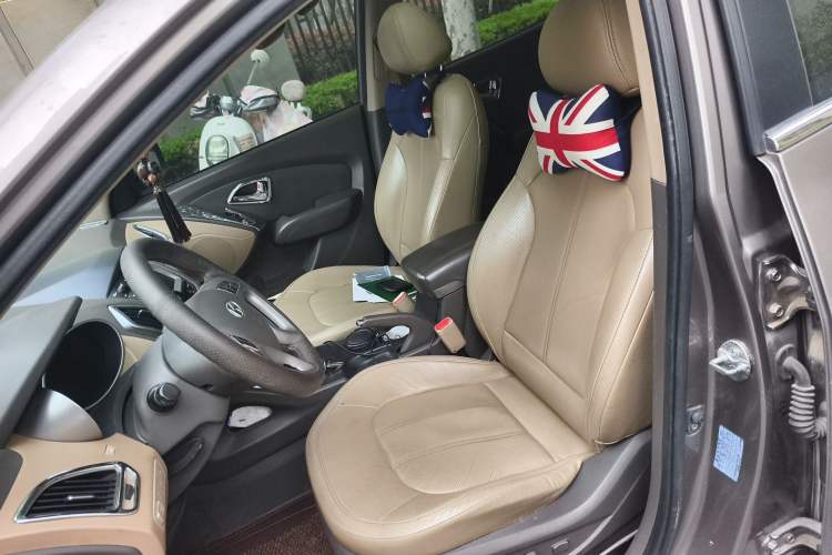 Used Hyundai ix35 2012 2.4L Automatic 4x4 Navigation Edition GLS Left Front Seat