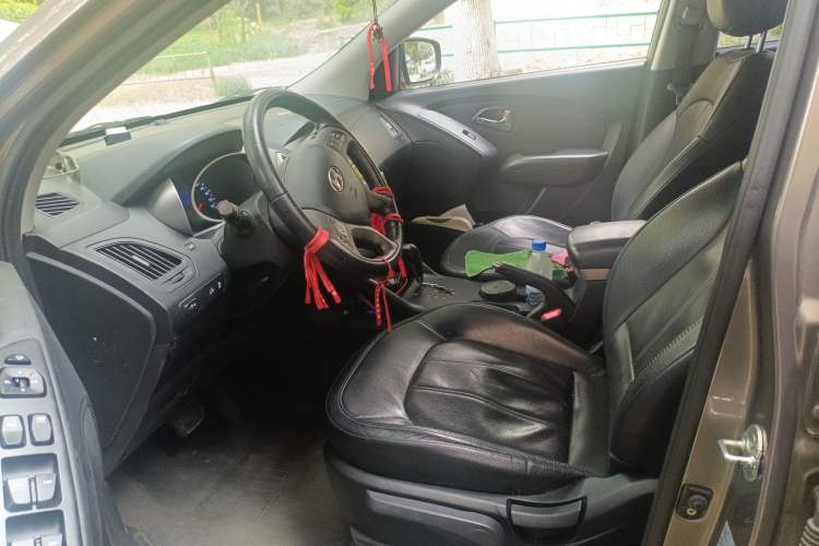 Used Hyundai ix35 2012 2.0L Automatic Two-Wheel Drive Elite Edition GLS Left Front Seat