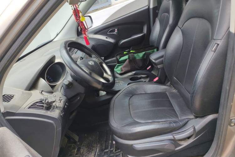 Used Hyundai ix35 2012 2.0L Automatic Two-Wheel Drive Elite Edition GLS Left Front Seat