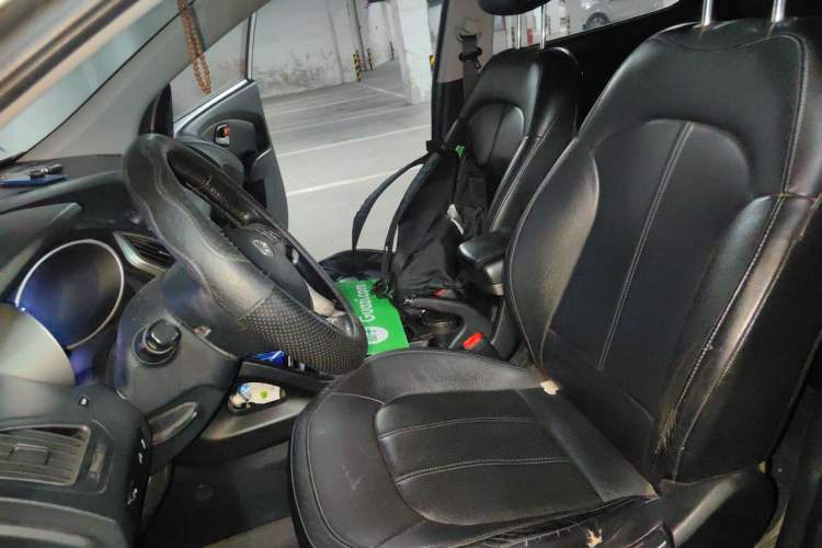 Used Hyundai ix35 2012 2.0L Automatic Two-Wheel Drive Elite Edition GLS Left Front Seat