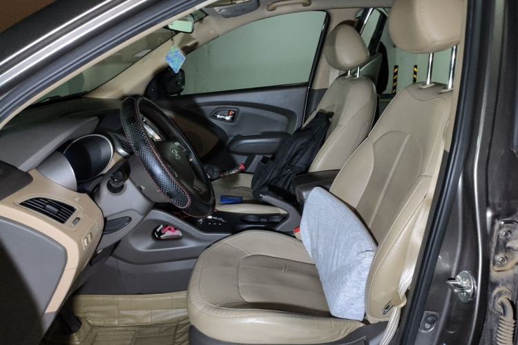 Used Hyundai ix35 2012 2.0L Automatic Two-Wheel Drive Elite Edition GLS Left Front Seat