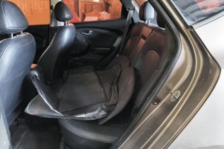 Used Hyundai ix35 2012 2.0L Automatic Two-Wheel Drive Elite Edition GLS Left Rear Seat