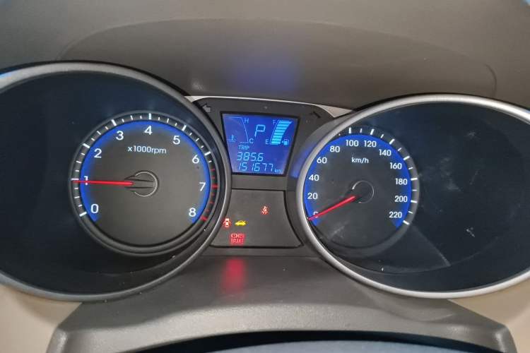 Used Hyundai ix35 2012 2.0L Automatic Two-Wheel Drive New Edition GL Odometer Close Up