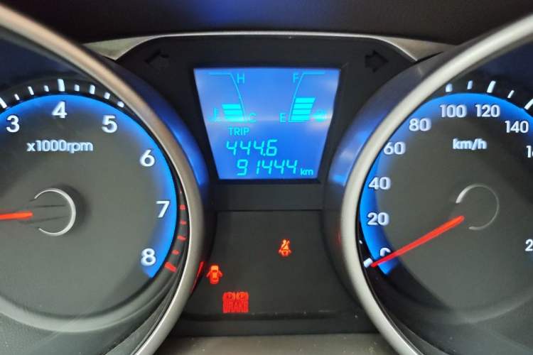 Used Hyundai ix35 2012 2.0L Manual Two-Wheel Drive New Edition GL Odometer Close Up
