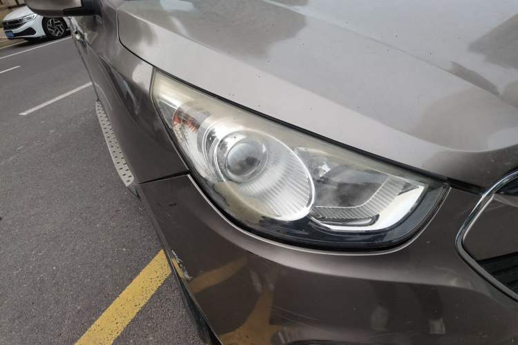 Used Hyundai ix35 2012 2.0L Automatic Two-Wheel Drive Elite Edition GLS Right Front Headlight