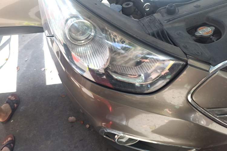 Used Hyundai ix35 2012 2.0L Automatic Two-Wheel Drive Elite Edition GLS Right Front Headlight