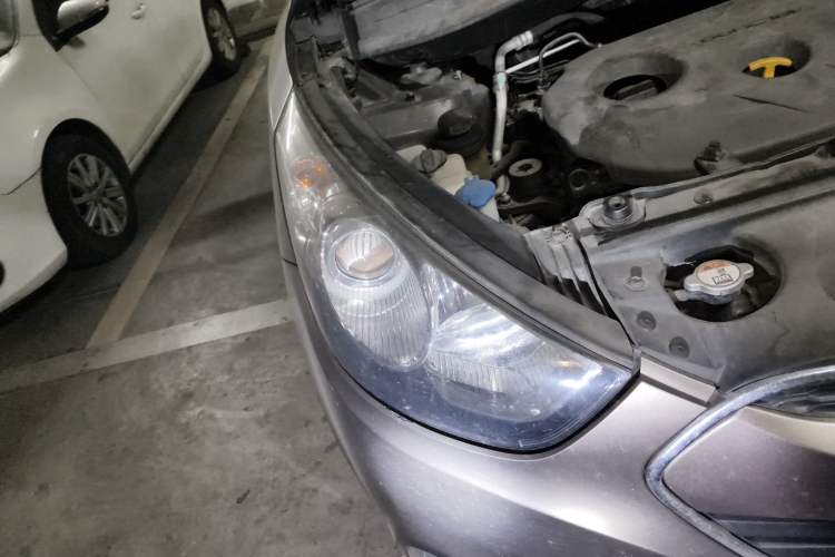 Used Hyundai ix35 2012 2.0L Automatic Two-Wheel Drive Elite Edition GLS Right Front Headlight