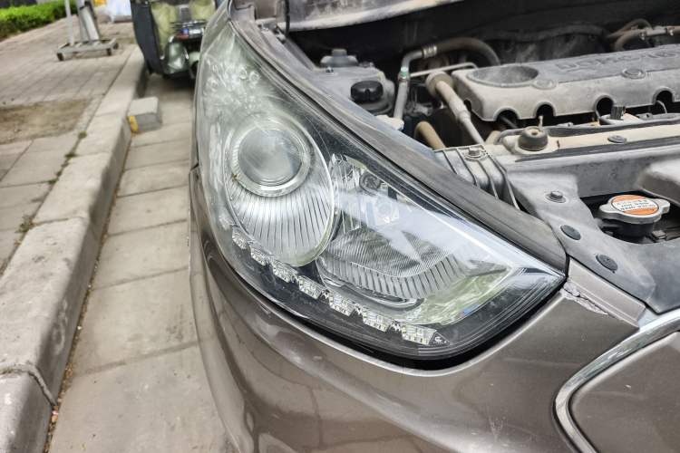 Used Hyundai ix35 2012 2.4L Automatic 4x4 Navigation Edition GLS Right Front Headlight