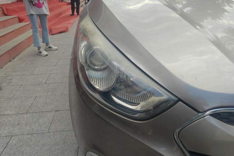 Used Hyundai ix35 2012 2.0L Automatic Two-Wheel Drive Elite Edition GLS Right Front Headlight