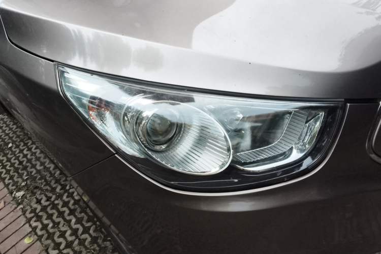 Used Hyundai ix35 2012 2.0L Automatic Two-Wheel Drive New Edition GL Right Front Headlight