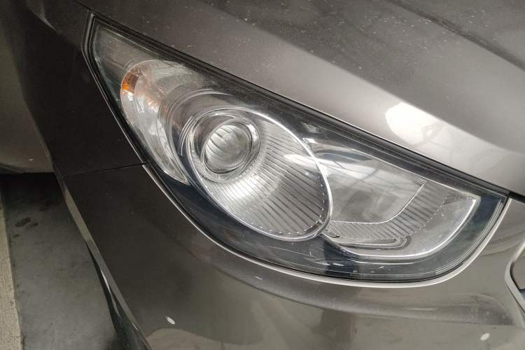 Used Hyundai ix35 2012 2.0L Automatic Two-Wheel Drive New Edition GL Right Front Headlight