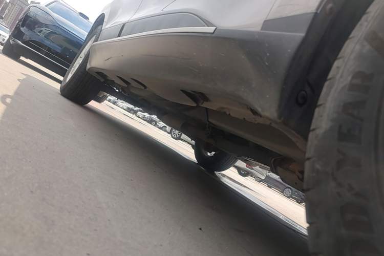 Used Hyundai ix35 2012 2.0L Automatic Two-Wheel Drive Elite Edition GLS Right Side Sill