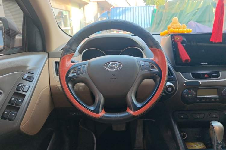 Used Hyundai ix35 2012 2.0L Automatic Two-Wheel Drive Elite Edition GLS Steering Wheel