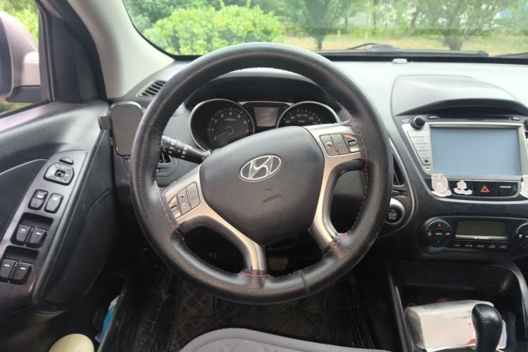 Used Hyundai ix35 2012 2.0L Automatic Two-Wheel Drive Elite Edition GLS Steering Wheel