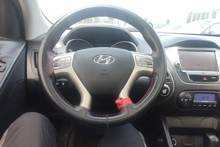 Used Hyundai ix35 2012 2.0L Automatic Two-Wheel Drive Elite Edition GLS Steering Wheel