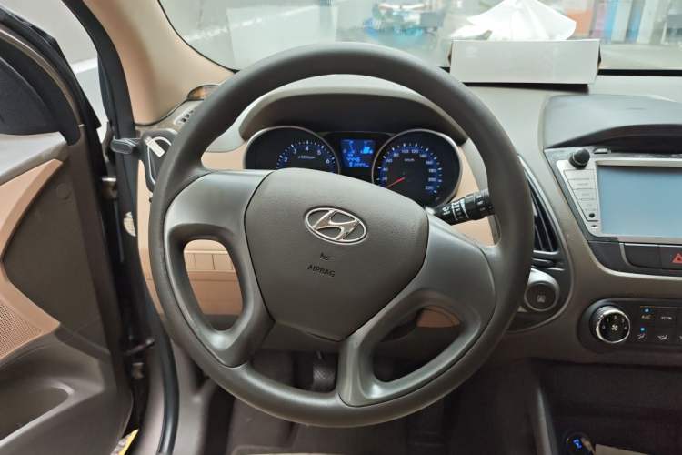Used Hyundai ix35 2012 2.0L Manual Two-Wheel Drive New Edition GL Steering Wheel