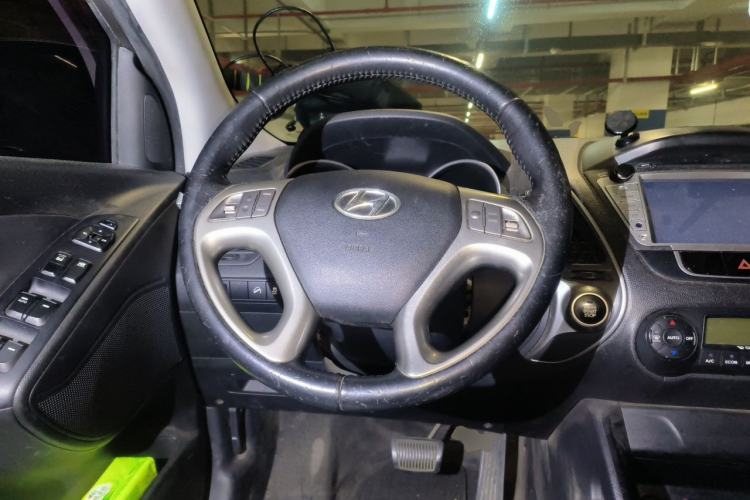 Used Hyundai ix35 2012 2.0L Automatic Two-Wheel Drive Elite Edition GLS Steering Wheel