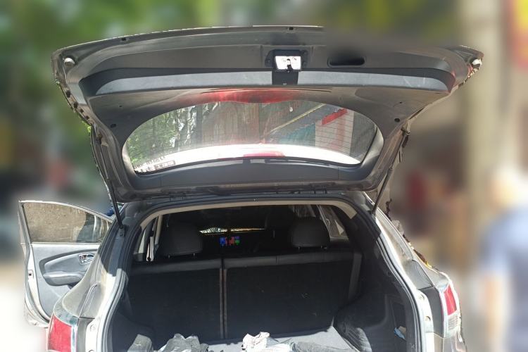 Used Hyundai ix35 2012 2.0L Automatic Two-Wheel Drive Elite Edition GLS Trunk