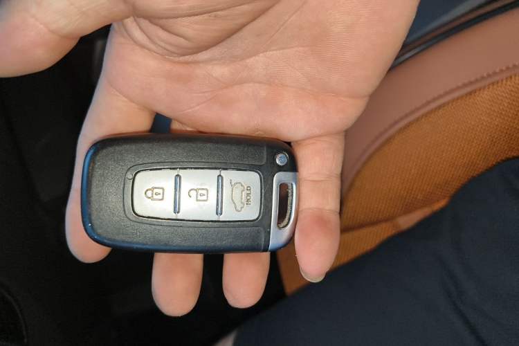 Used Hyundai ix35 2012 2.0L Automatic Two-Wheel Drive New Edition GL Vehicle Key
