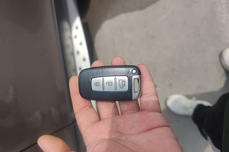 Used Hyundai ix35 2012 2.0L Automatic Two-Wheel Drive Elite Edition GLS Vehicle Key