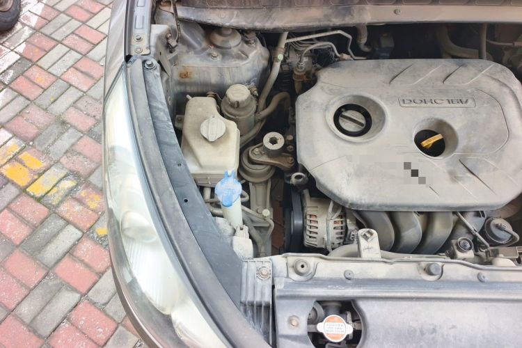 Used Hyundai ix35 2012 2.0L Automatic Two-Wheel Drive Elite Edition GLS Engine Bay Right