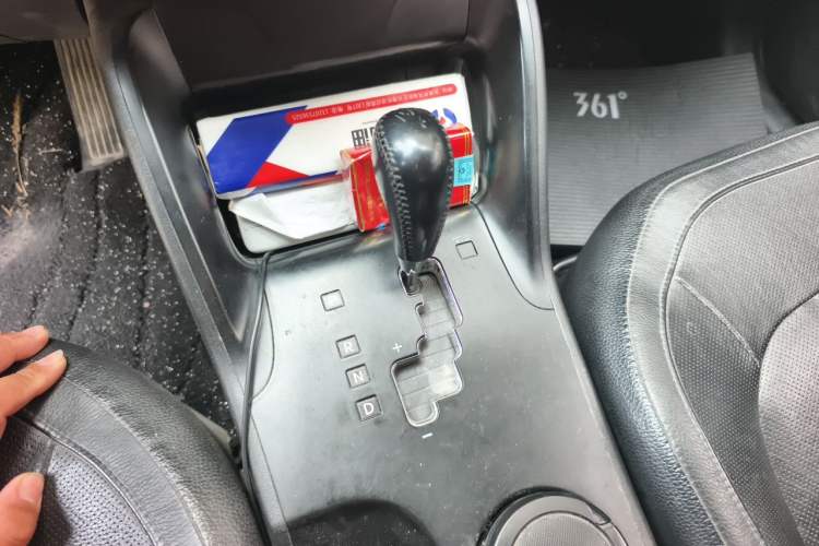 Used Hyundai ix35 2012 2.0L Automatic Two-Wheel Drive Elite Edition GLS Gear Lever