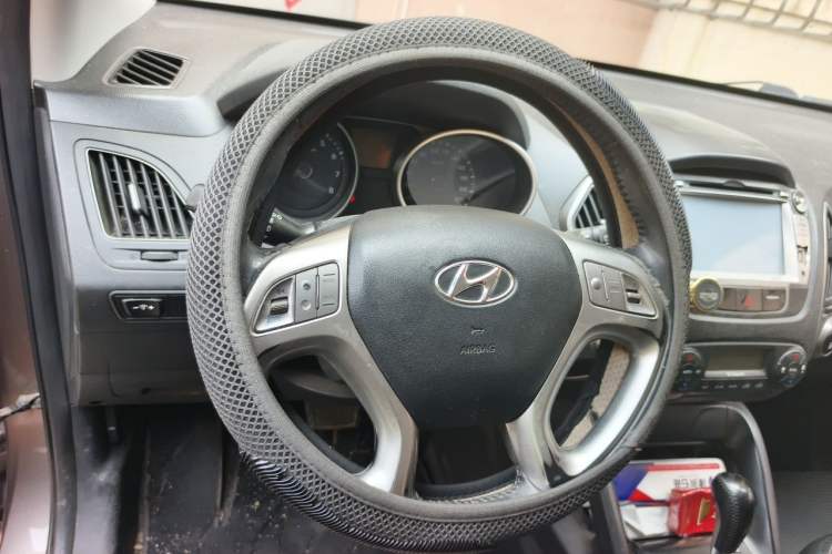 Used Hyundai ix35 2012 2.0L Automatic Two-Wheel Drive Elite Edition GLS Steering Wheel