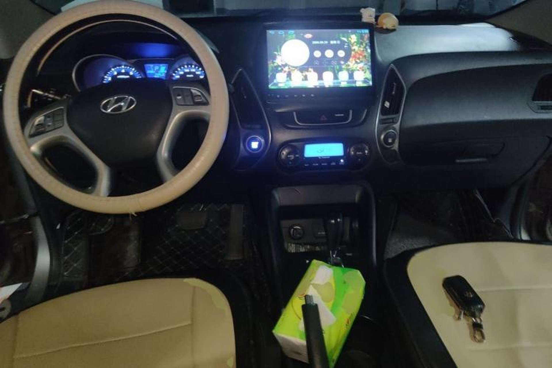Used Hyundai ix35 2012 2.0L Automatic Two-Wheel Drive Elite Edition GLS Center Console