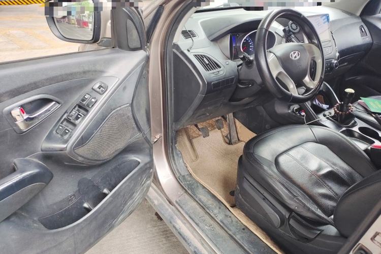 Used Hyundai ix35 2012 2.0L Manual Two-Wheel Drive New Edition GL Driver Seat