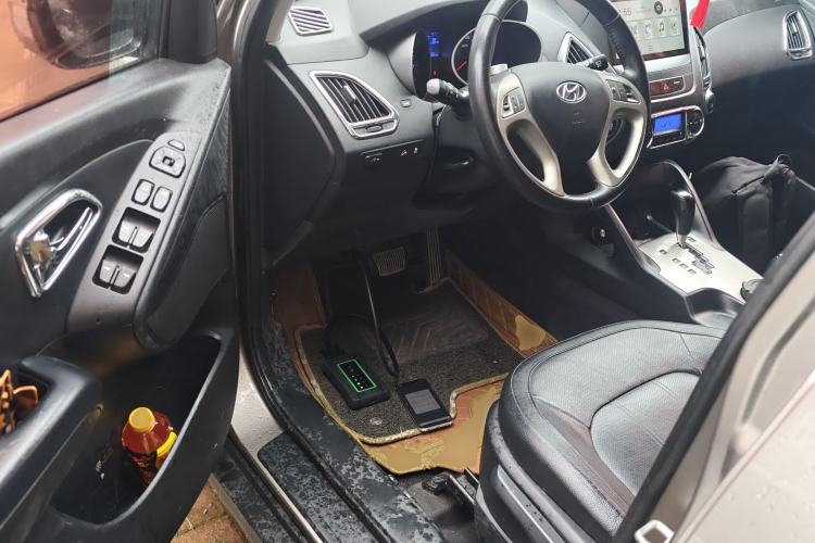 Used Hyundai ix35 2012 2.0L Automatic Two-Wheel Drive Elite Edition GLS Driver Seat